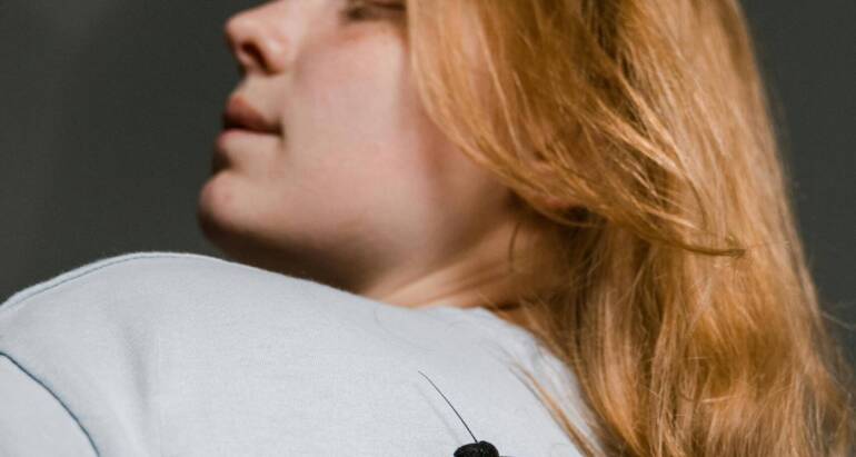 Control Cockroaches in Kitchener: Professional vs. DIY Methods